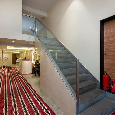 Hotel Balwas Мумбай Екстериор снимка
