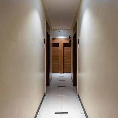 Hotel Balwas Мумбай Екстериор снимка